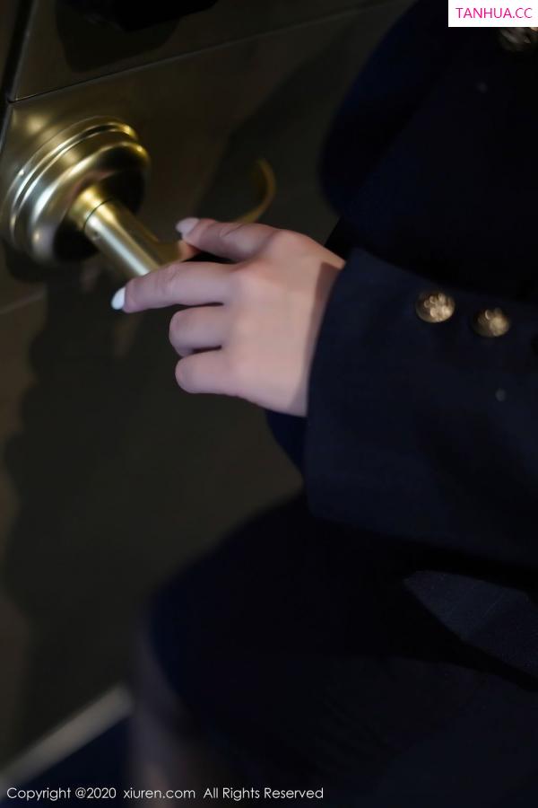 月野兔美妞 贵贵Isabelle [XiuRen]高清写真图 2020.12.14 No.2889 Isabelle贵贵第8张图片